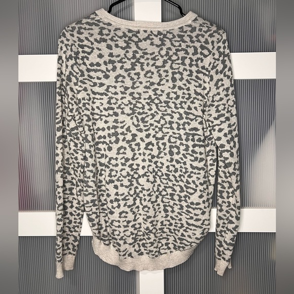Women’s Grey Leopard Print Sweater - Picture 5 of 6